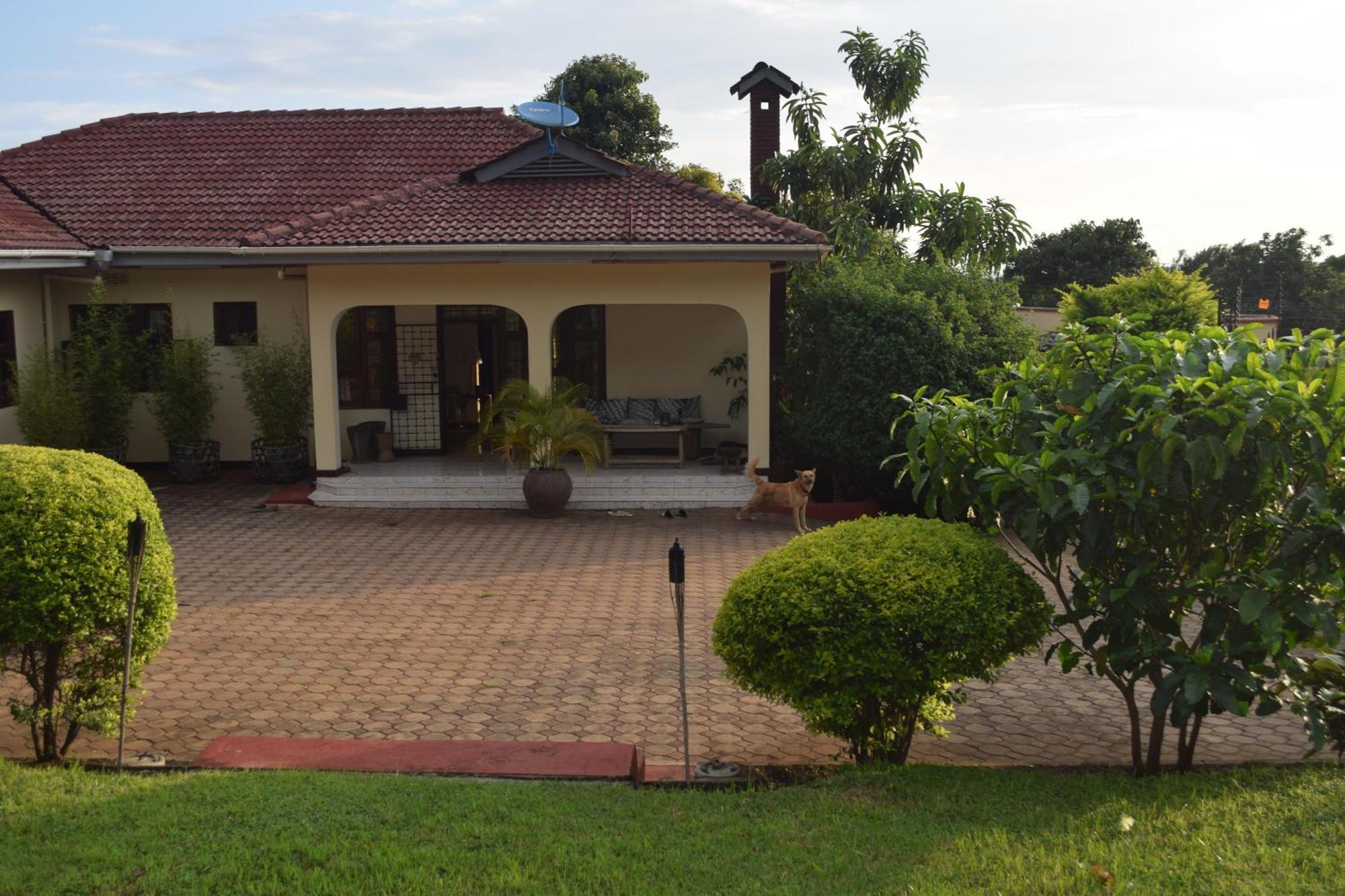 Stasumo House Arusha Bed & Breakfast Exterior photo