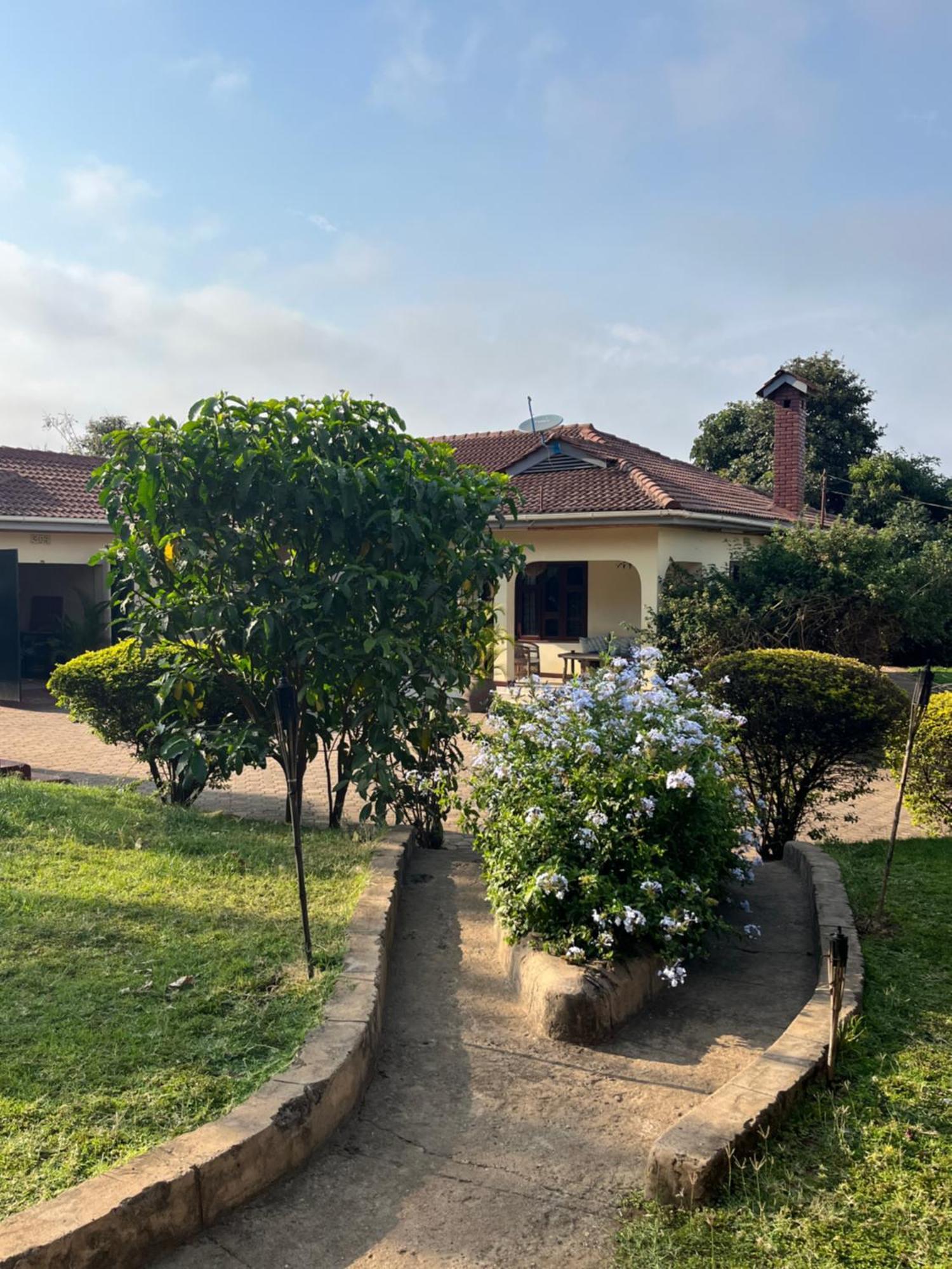 Stasumo House Arusha Bed & Breakfast Exterior photo